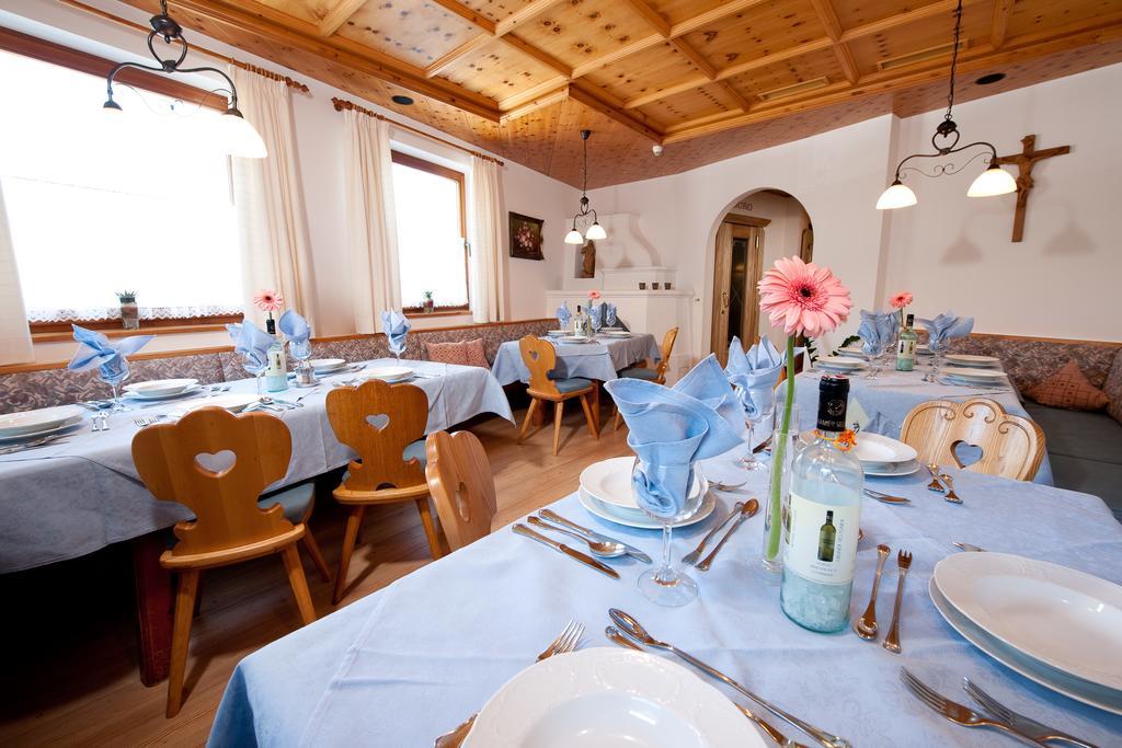 Kinderhotel Laderhof Ladis Esterno foto