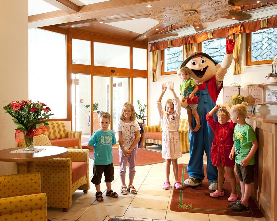 Kinderhotel Laderhof Ladis Esterno foto