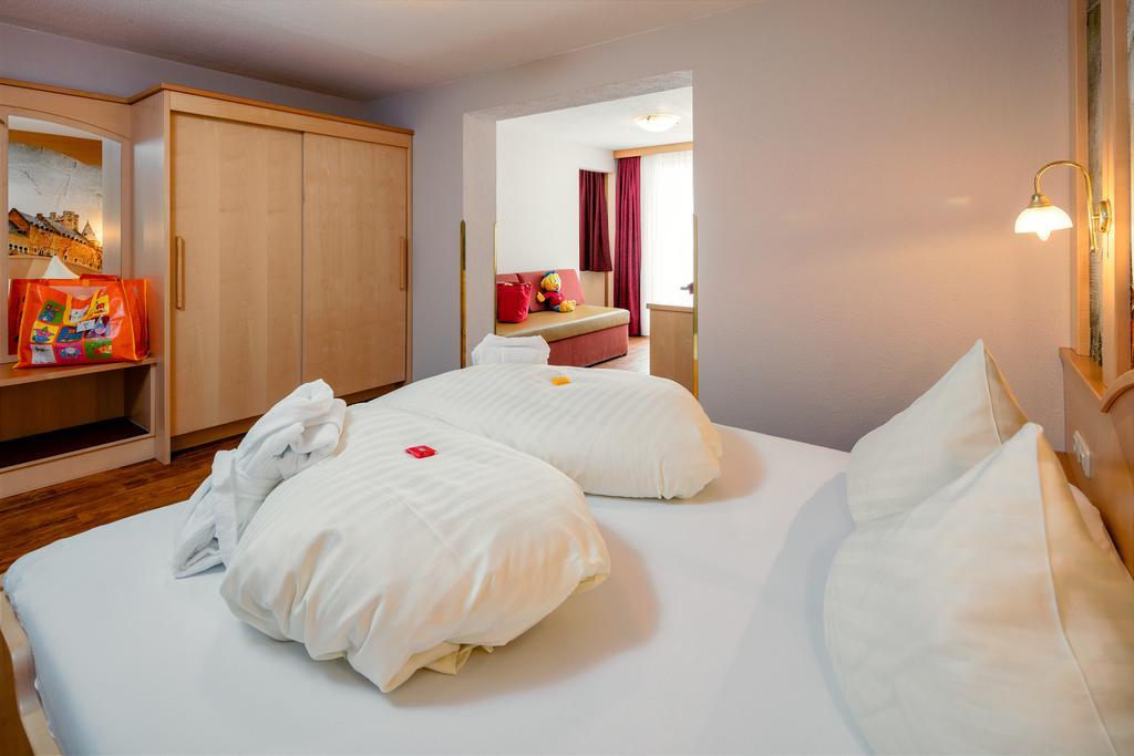 Kinderhotel Laderhof Ladis Esterno foto