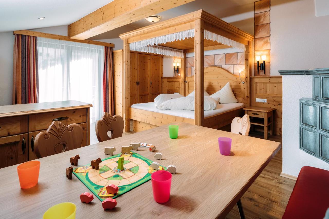 Kinderhotel Laderhof Ladis Esterno foto