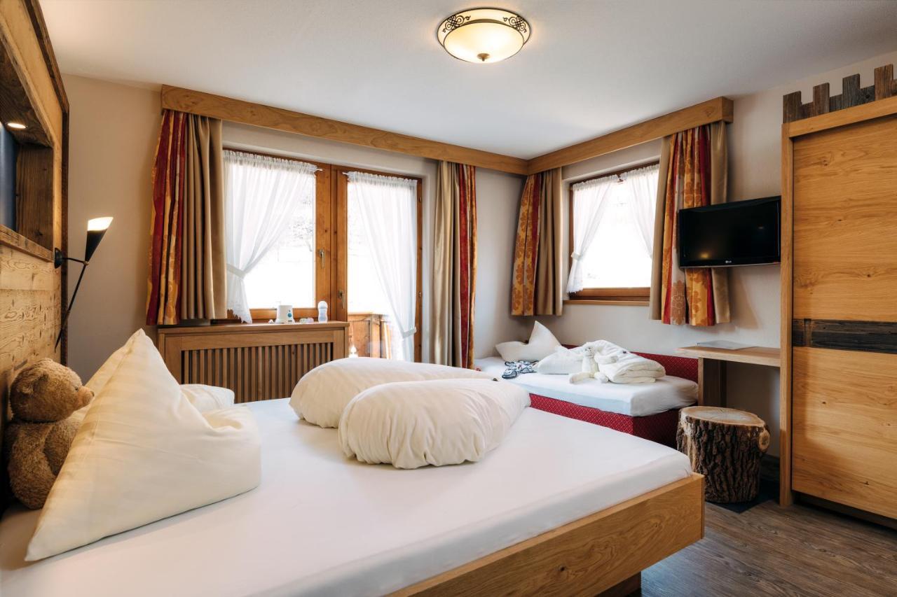 Kinderhotel Laderhof Ladis Esterno foto